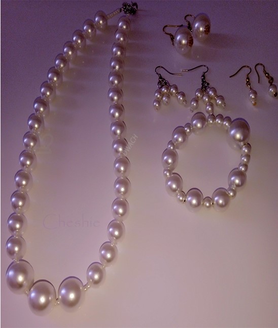 Mystical Mystical Pearls Necklace, Earrings and BraceletPearls Set Mystical Pearls Necklace, Earrings and Bracelet